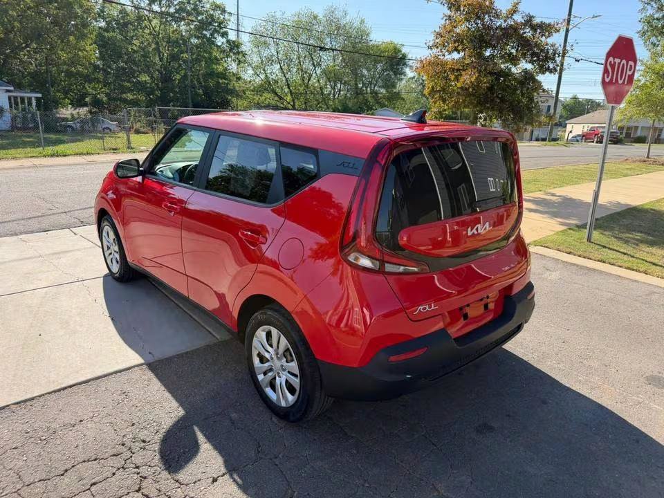 Used 2022 Kia Soul LX w/ Technology Package FWD image 8
