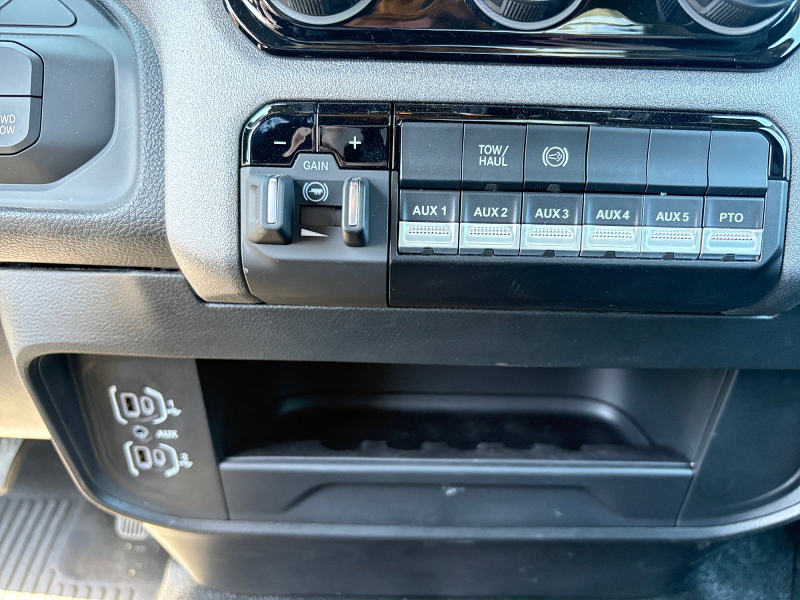 New 2026 RAM 3500 Tradesman AWD/4WD image 19