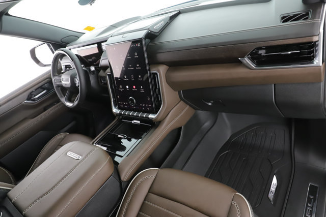 Used 2026 GMC Yukon Denali Ultimate w/ LPO, Floor Liner Package AWD/4WD image 37