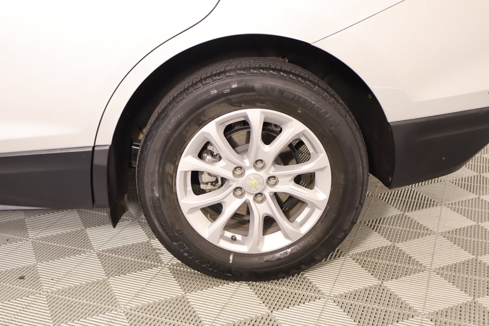 Used 2021 Chevrolet Equinox LT FWD image 18