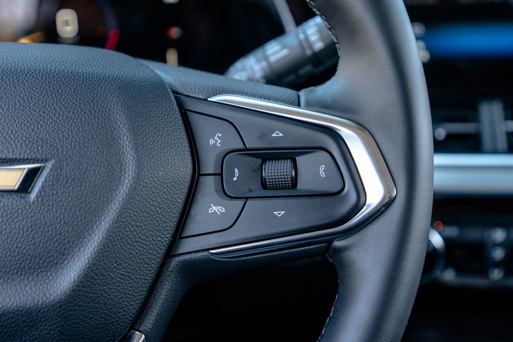 Used 2025 Chevrolet Trax LT w/ Driver Confidence Package image 16