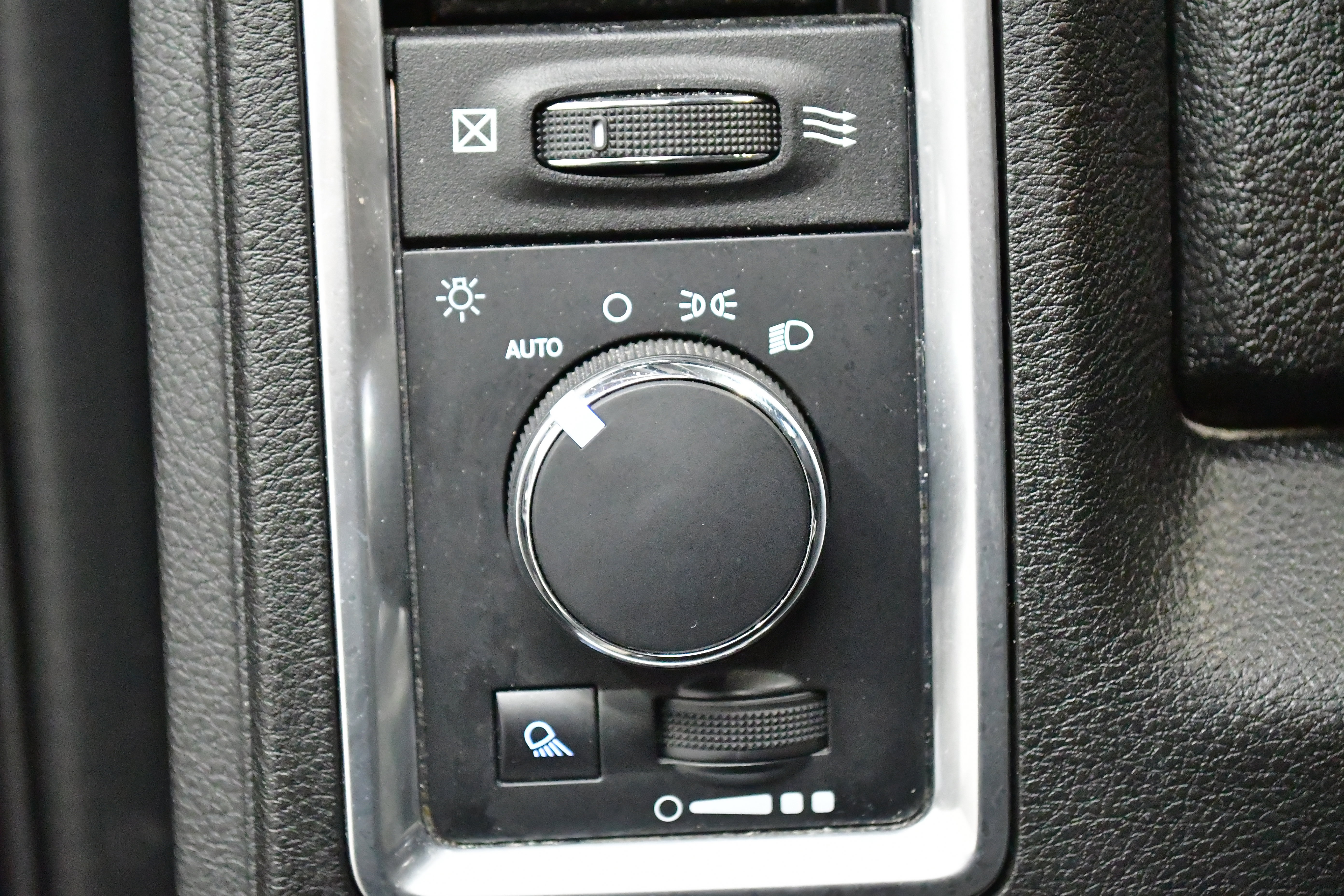 Used 2023 RAM 1500 Classic SLT w/ Trailer & Traction Group image 22