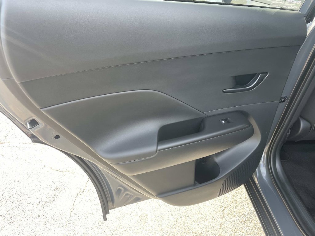 Used 2025 Hyundai Kona SEL AWD/4WD image 14