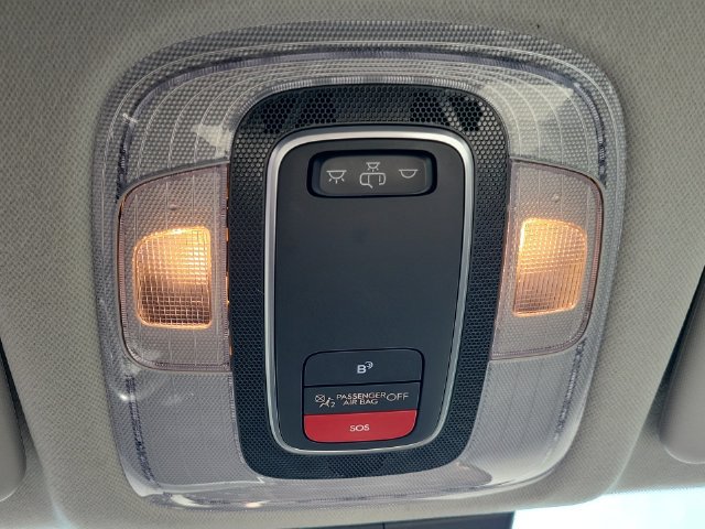Used 2025 Hyundai Kona SEL AWD/4WD image 25