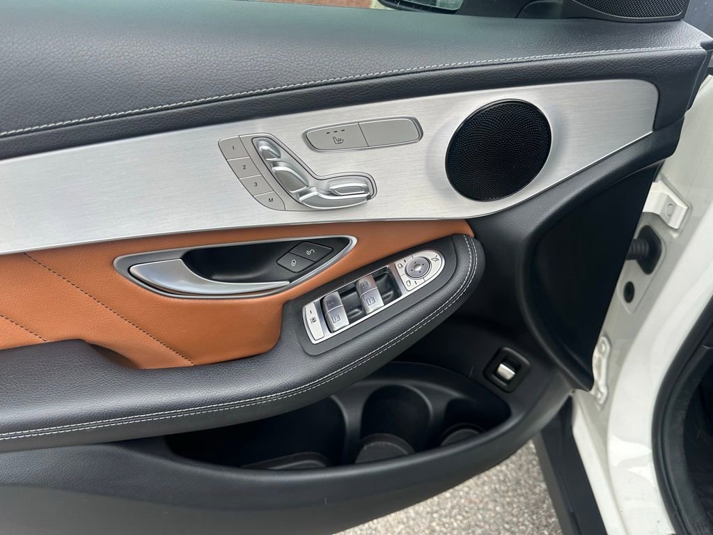 Used 2022 Mercedes-Benz GLC 300 4MATIC image 24