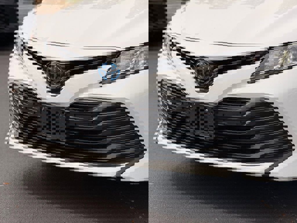 Used 2020 Toyota Camry LE FWD image 8
