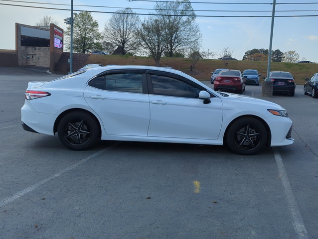Used 2019 Toyota Camry LE image 4