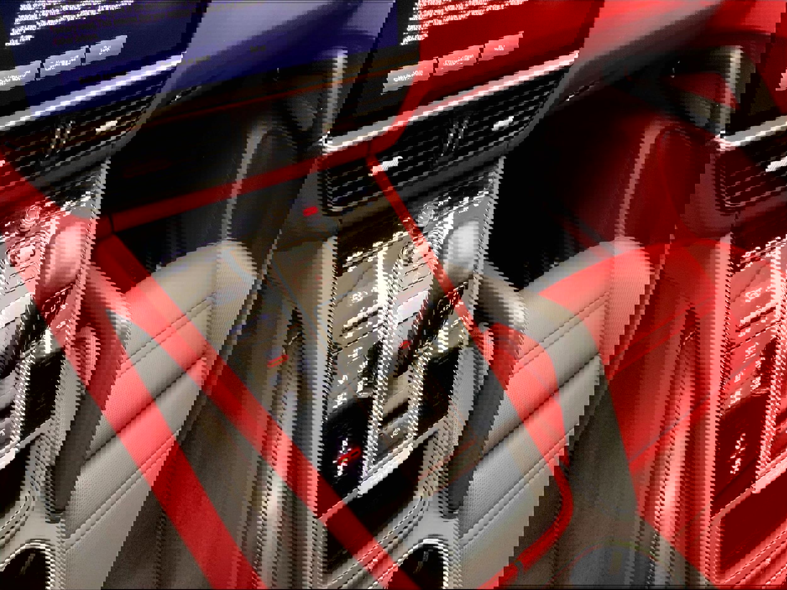 Certified 2022 Porsche Cayenne Platinum Edition image 18