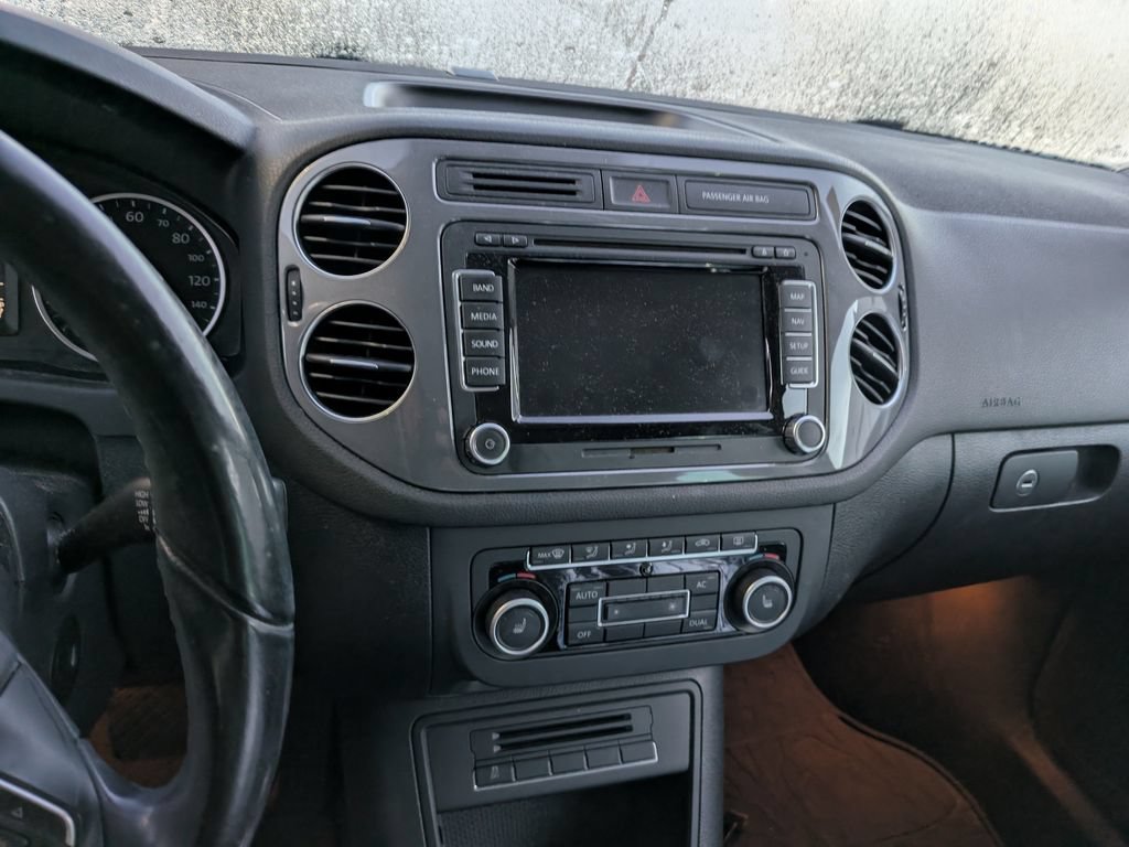 Used 2012 Volkswagen Tiguan SEL FWD image 7