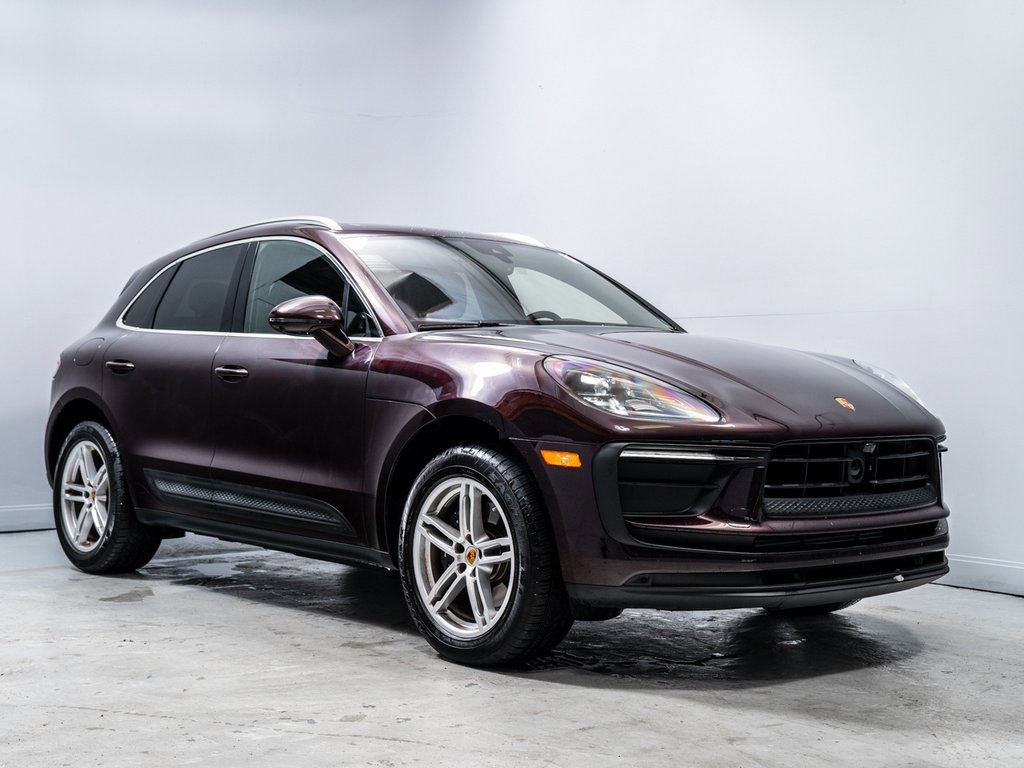 Used 2025 Porsche Macan image 9