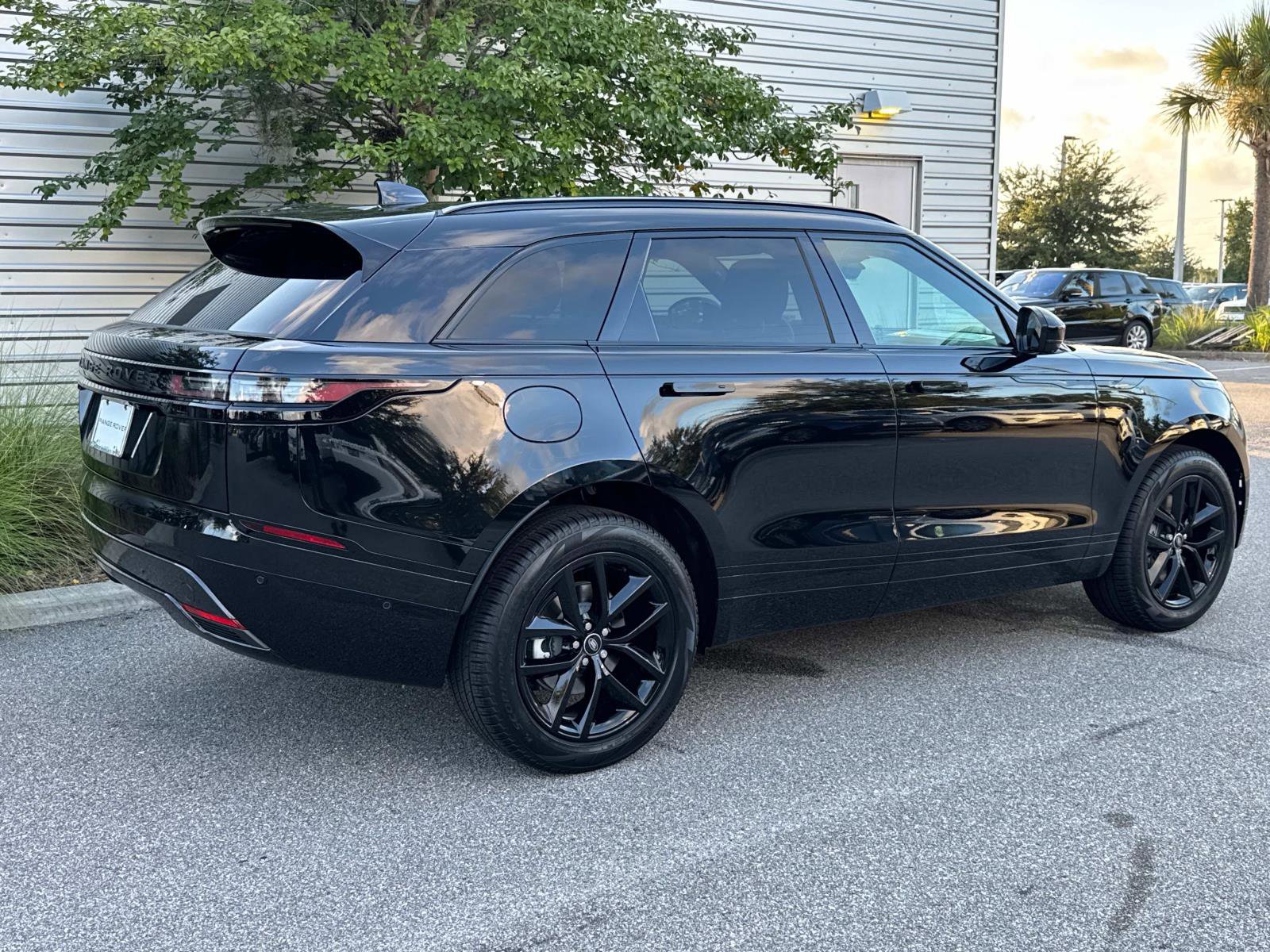 New 2026 Land Rover Range Rover Velar Dynamic SE image 6