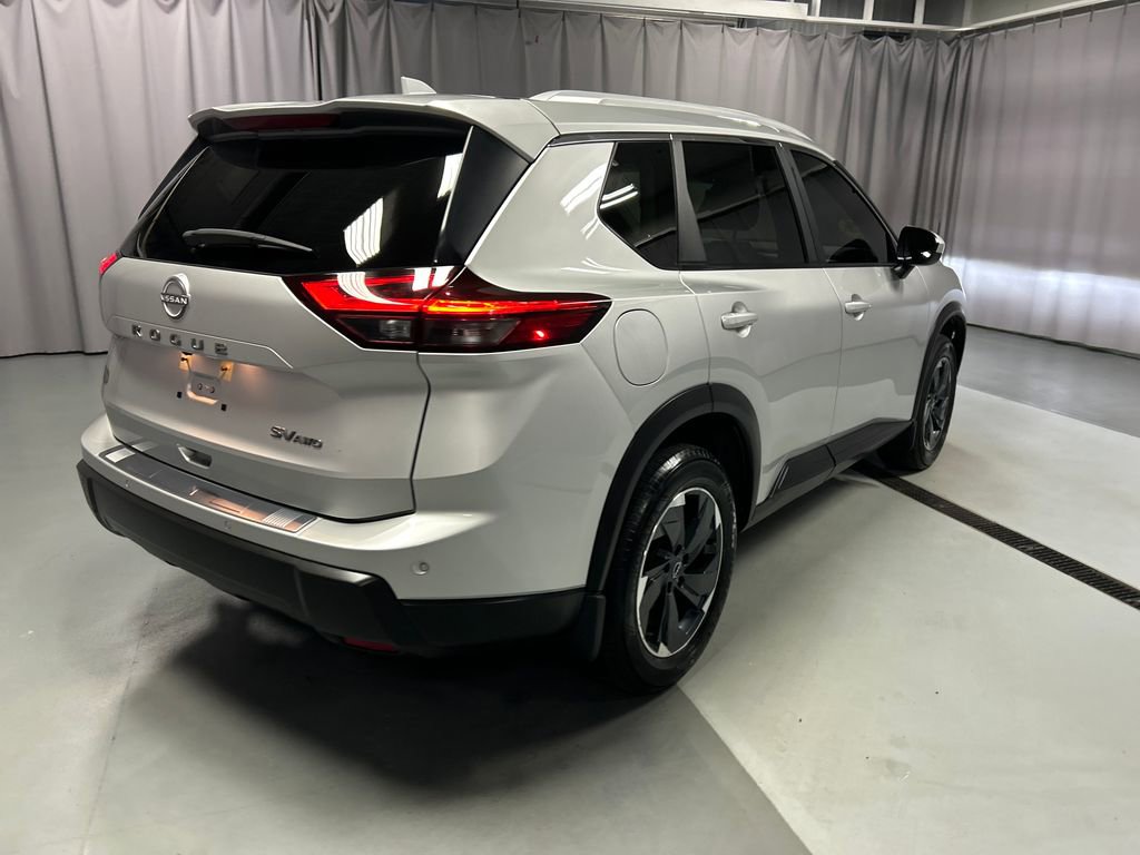 Used 2024 Nissan Rogue SV w/ SV Premium Package AWD/4WD image 7