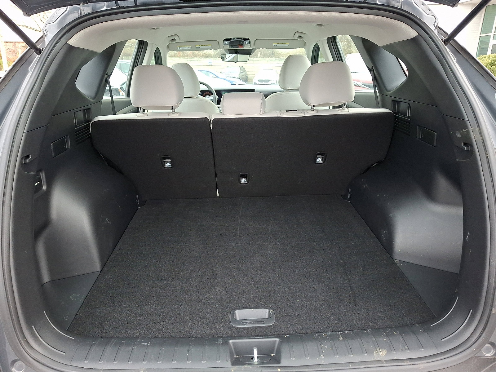 Used 2025 Hyundai Tucson SE image 28