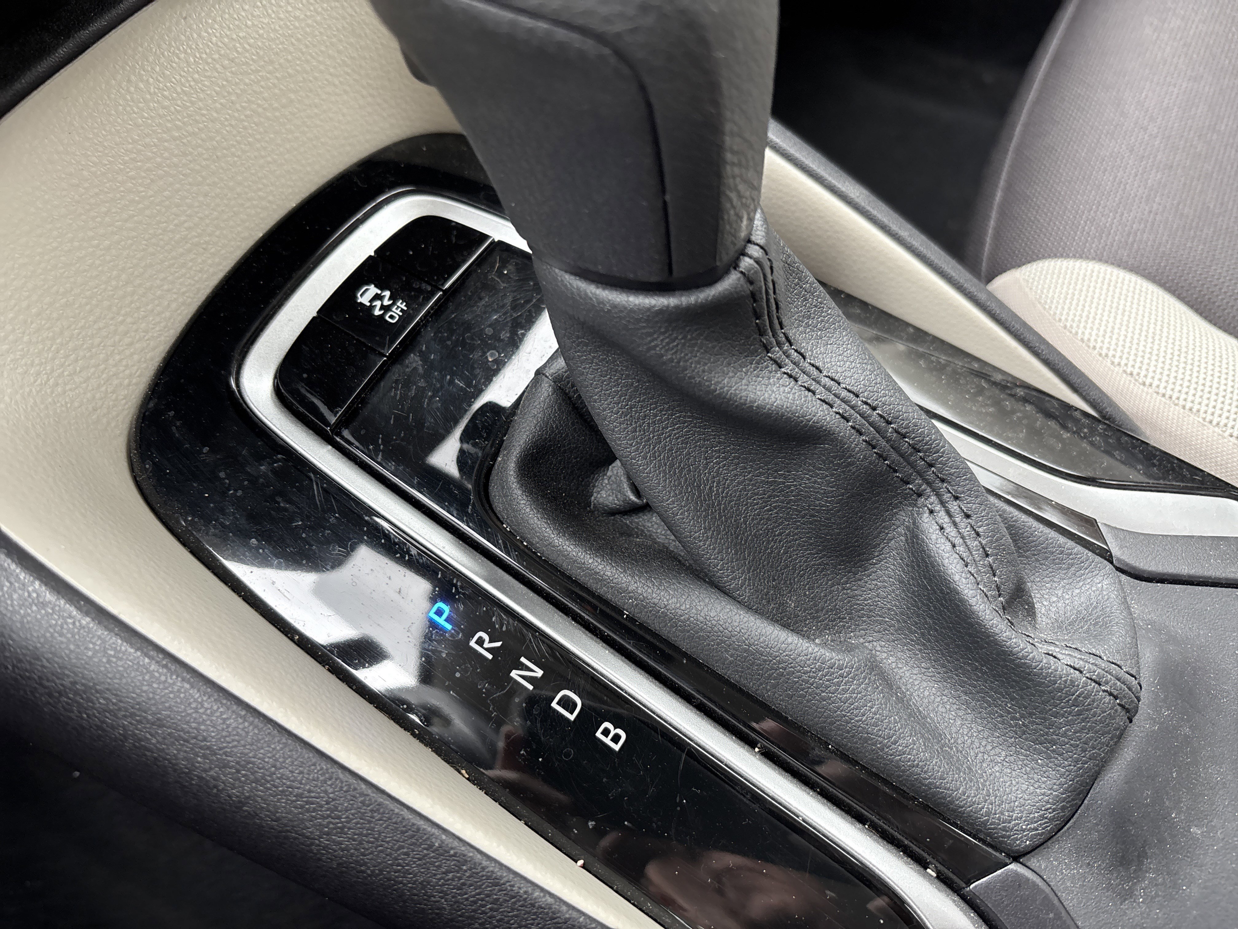 Used 2025 Toyota Corolla LE FWD image 25