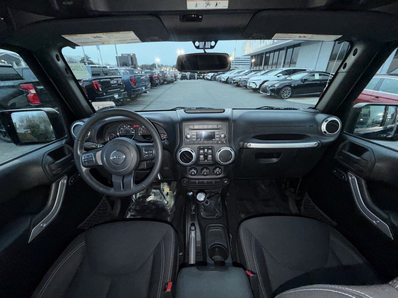 Used 2016 Jeep Wrangler Unlimited Sahara w/ Connectivity Group image 21