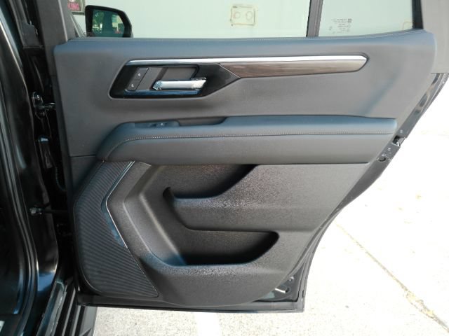 Used 2026 Chevrolet Tahoe LT RWD image 25