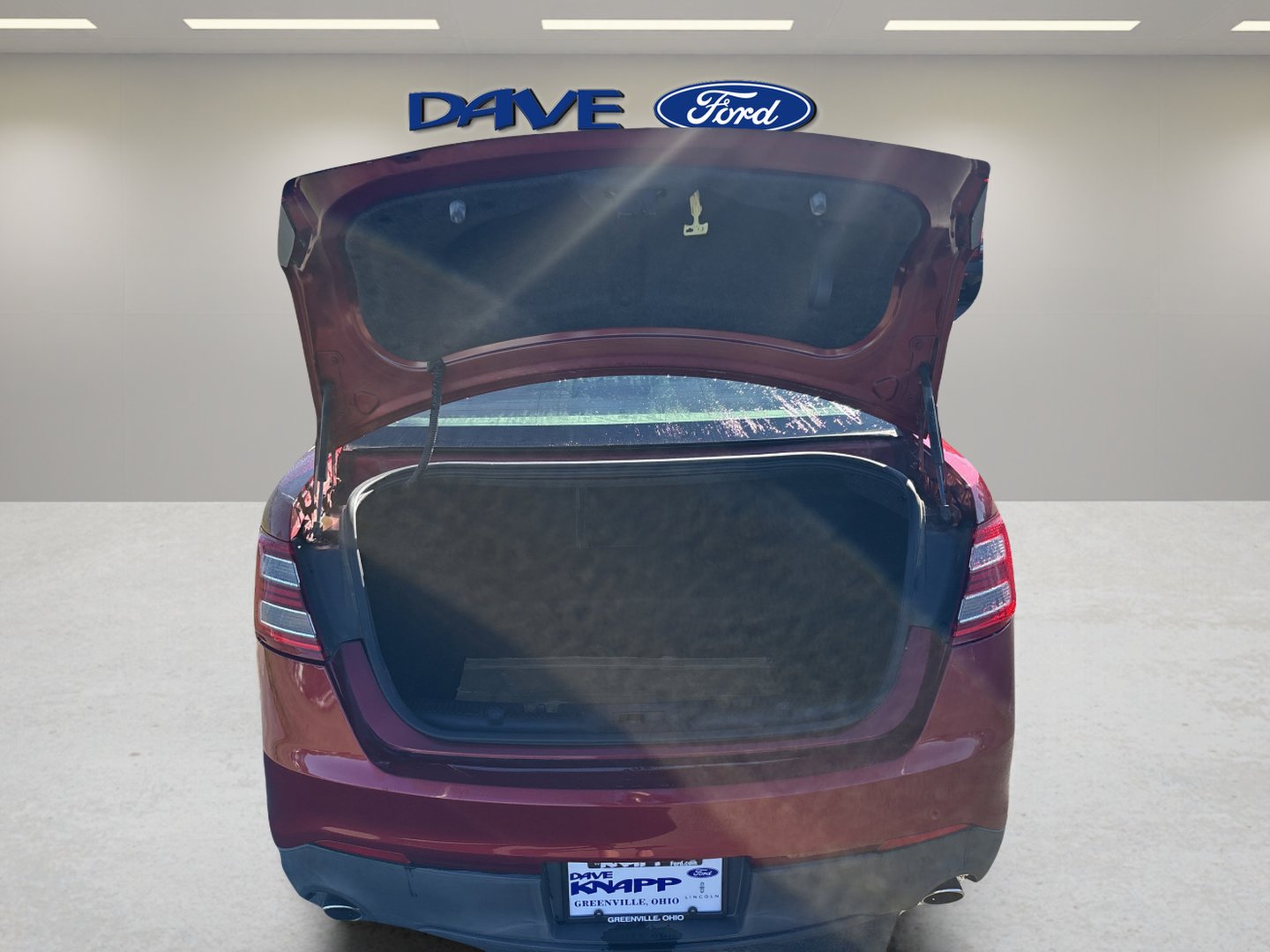 Used 2013 Ford Taurus SEL FWD image 23