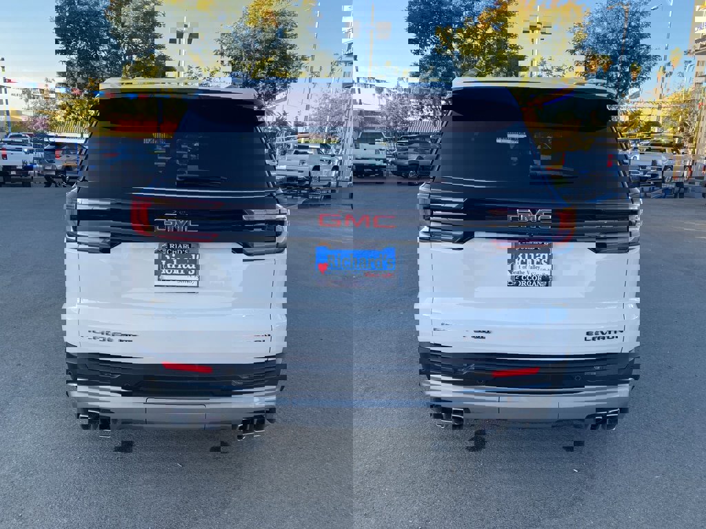 Used 2025 GMC Acadia Elevation image 14