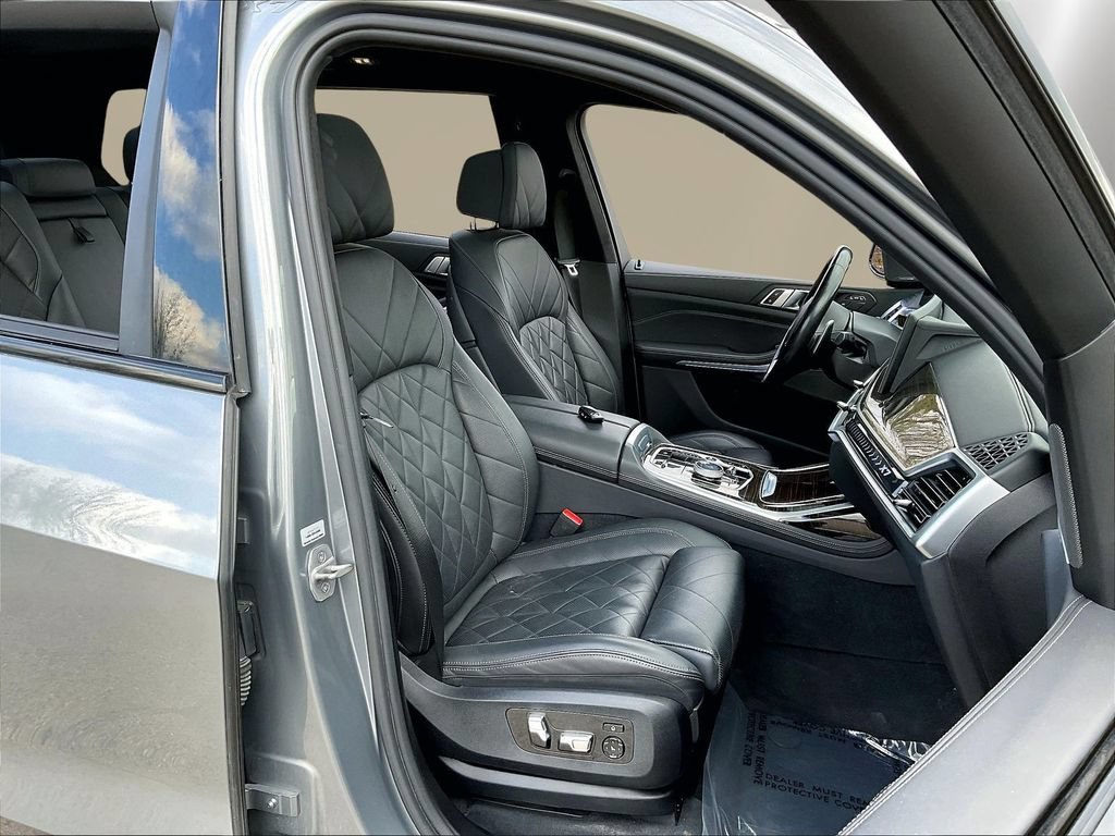 Used 2023 BMW X7 xDrive40i AWD/4WD image 30