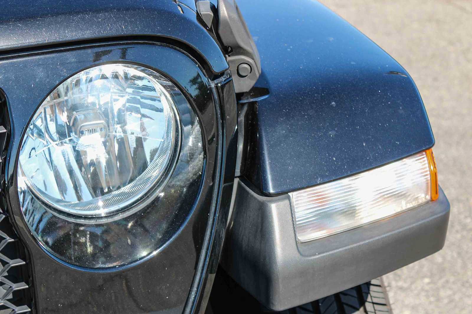 Used 2021 Jeep Gladiator Sport image 10