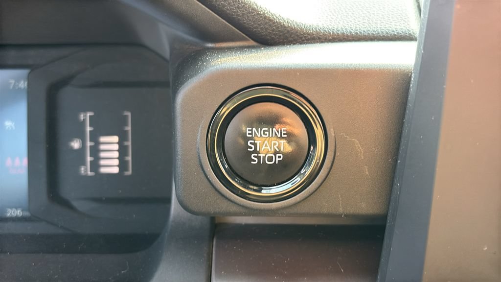 Used 2025 Toyota Tacoma SR5 AWD/4WD image 12