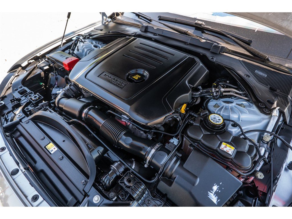 Used 2017 Jaguar XF Premium image 26