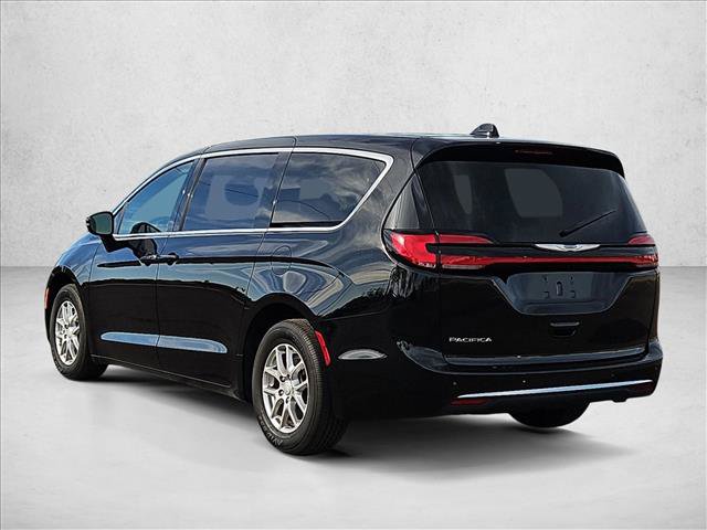 Used 2025 Chrysler Pacifica Select FWD image 7