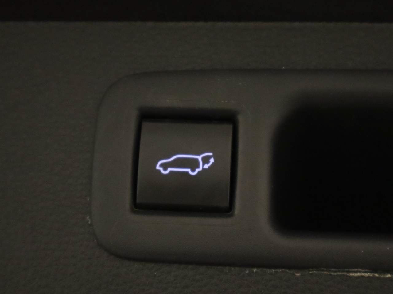 Used 2021 Toyota Highlander XLE FWD image 21