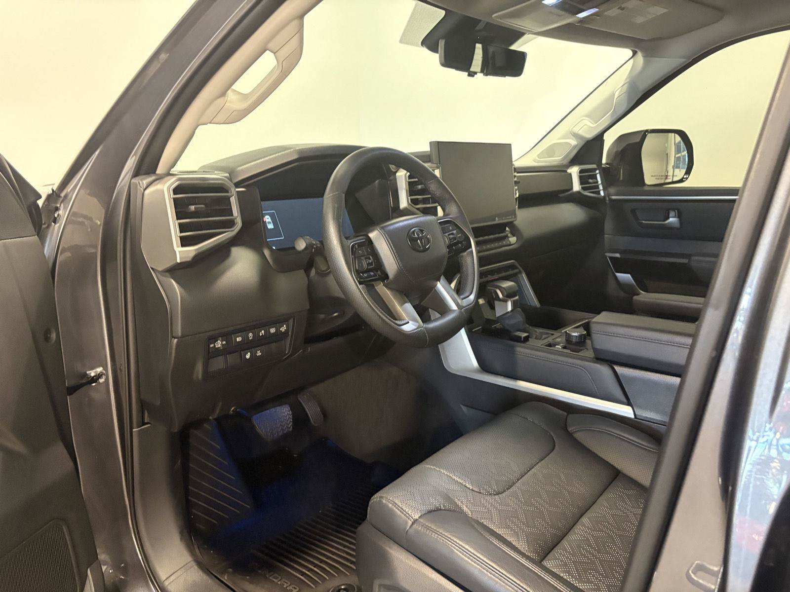 Used 2024 Toyota Tundra Limited AWD/4WD image 12