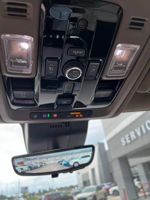Used 2026 GMC Yukon Denali w/ Denali Reserve Package RWD image 16