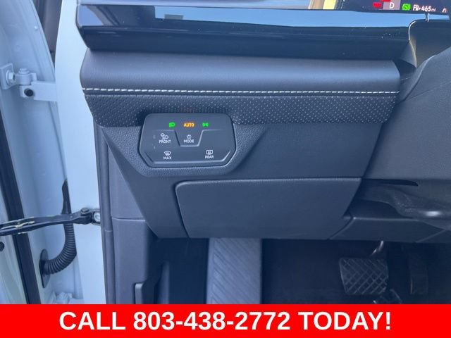 Used 2024 Volkswagen Atlas Cross Sport SE FWD image 28