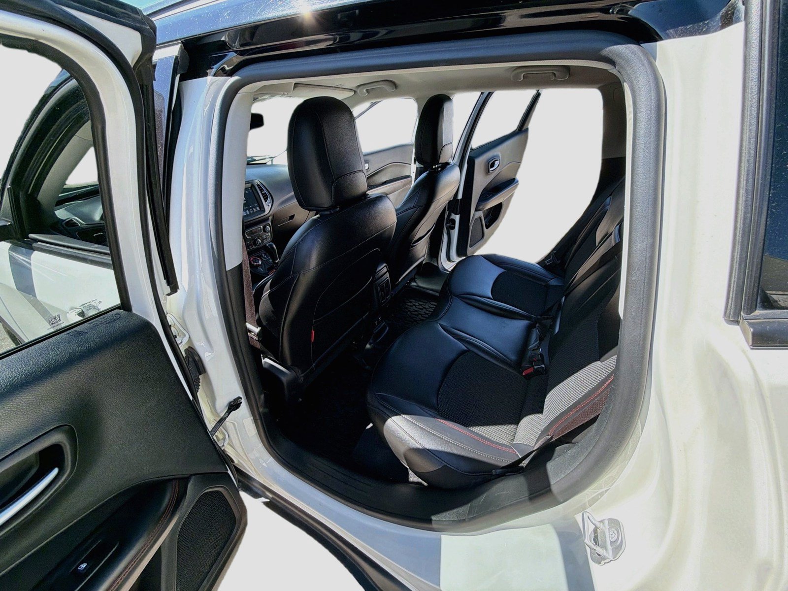 Used 2019 Jeep Compass Trailhawk AWD/4WD image 16