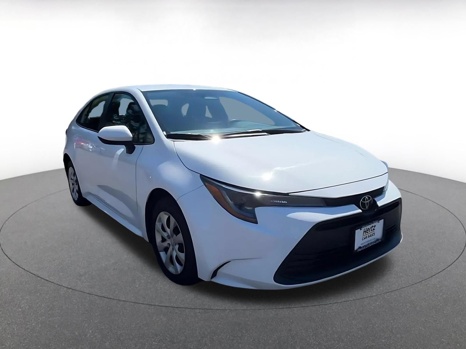 Used 2025 Toyota Corolla LE FWD image 3