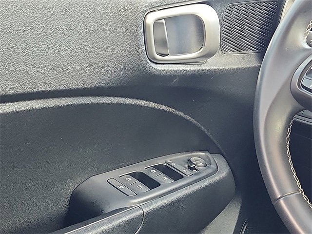 Certified 2024 Hyundai Venue SEL image 11