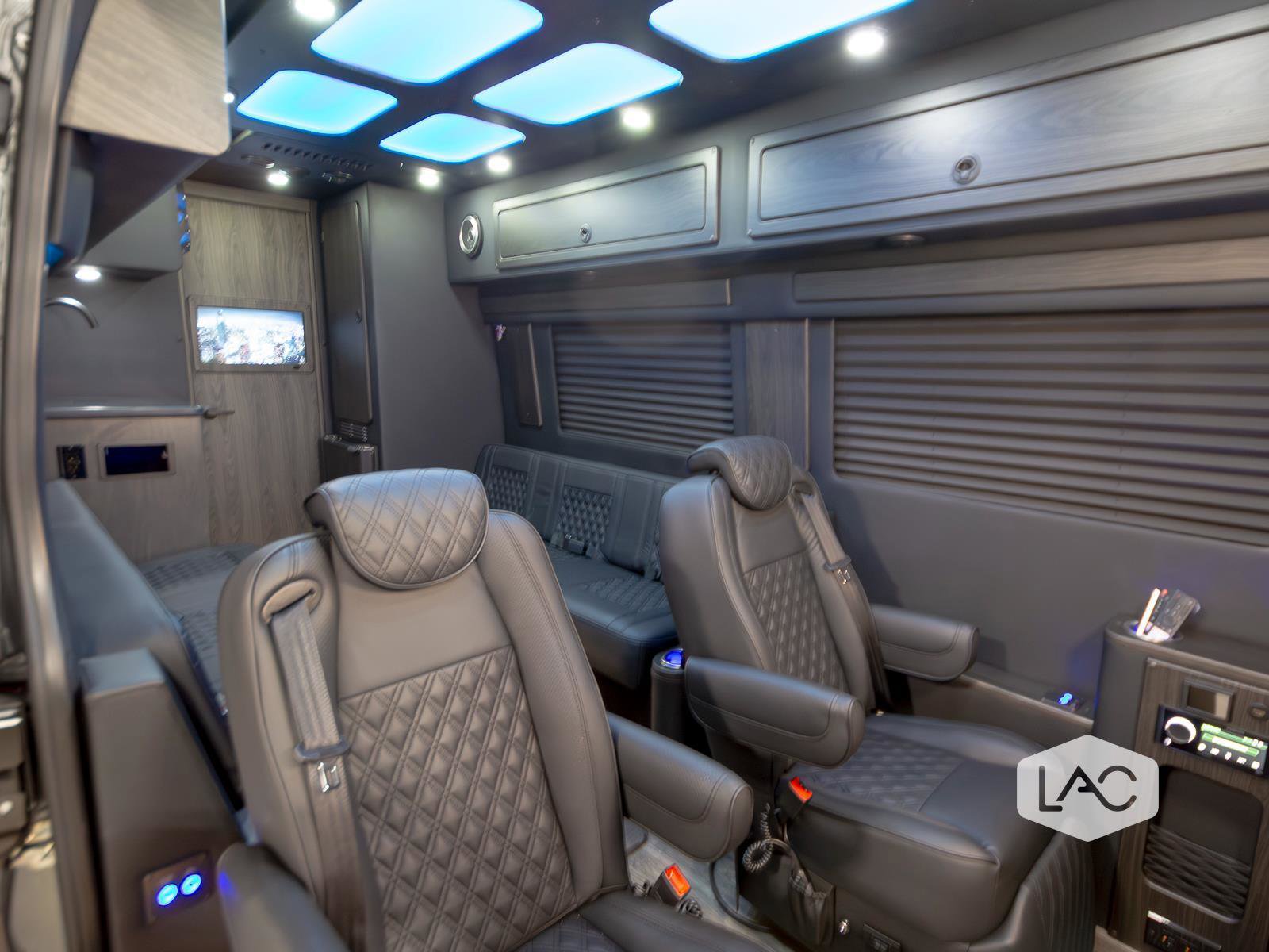 Used 2025 Mercedes-Benz Sprinter 3500 image 3