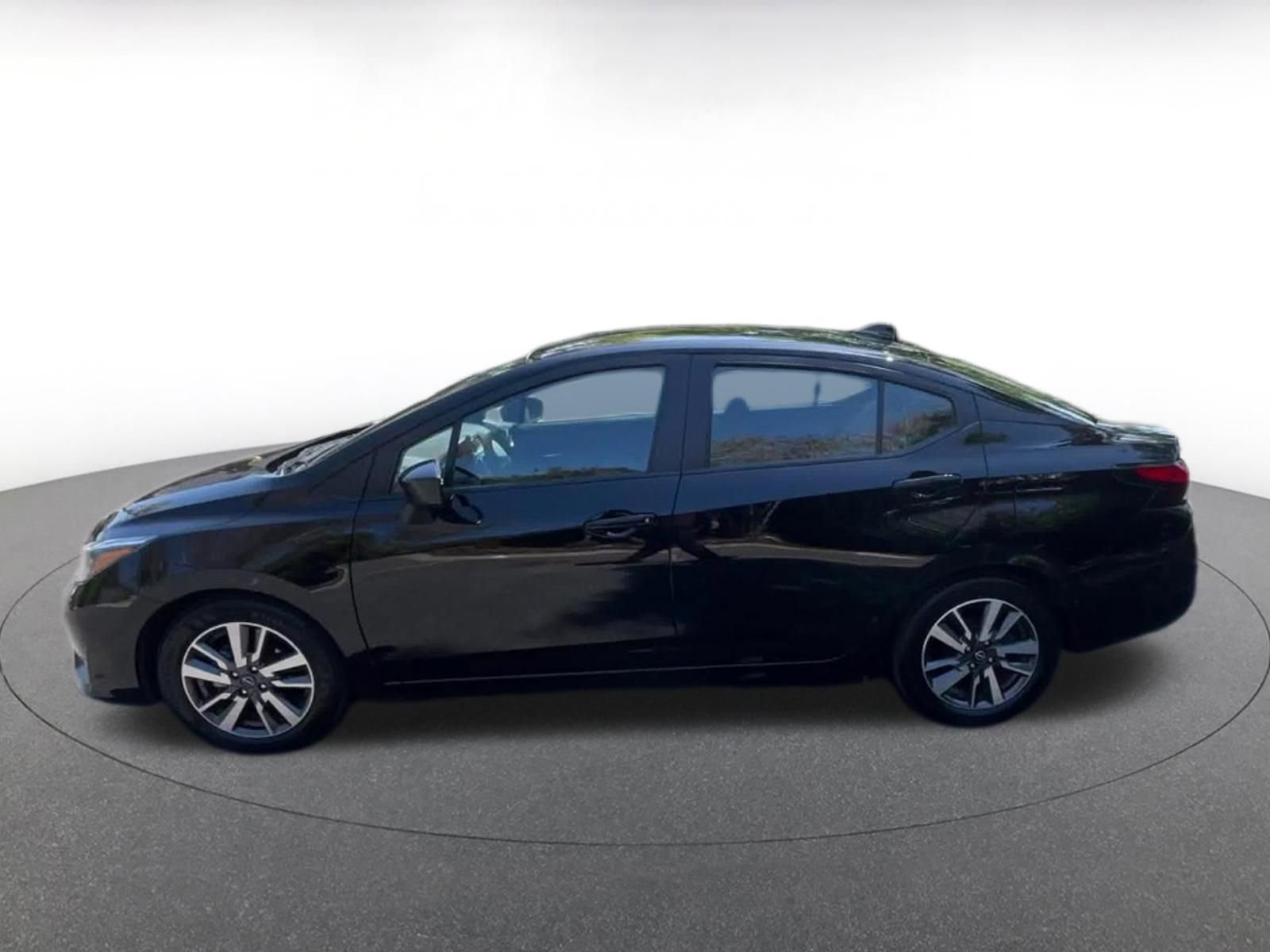Used 2025 Nissan Versa SV FWD image 8