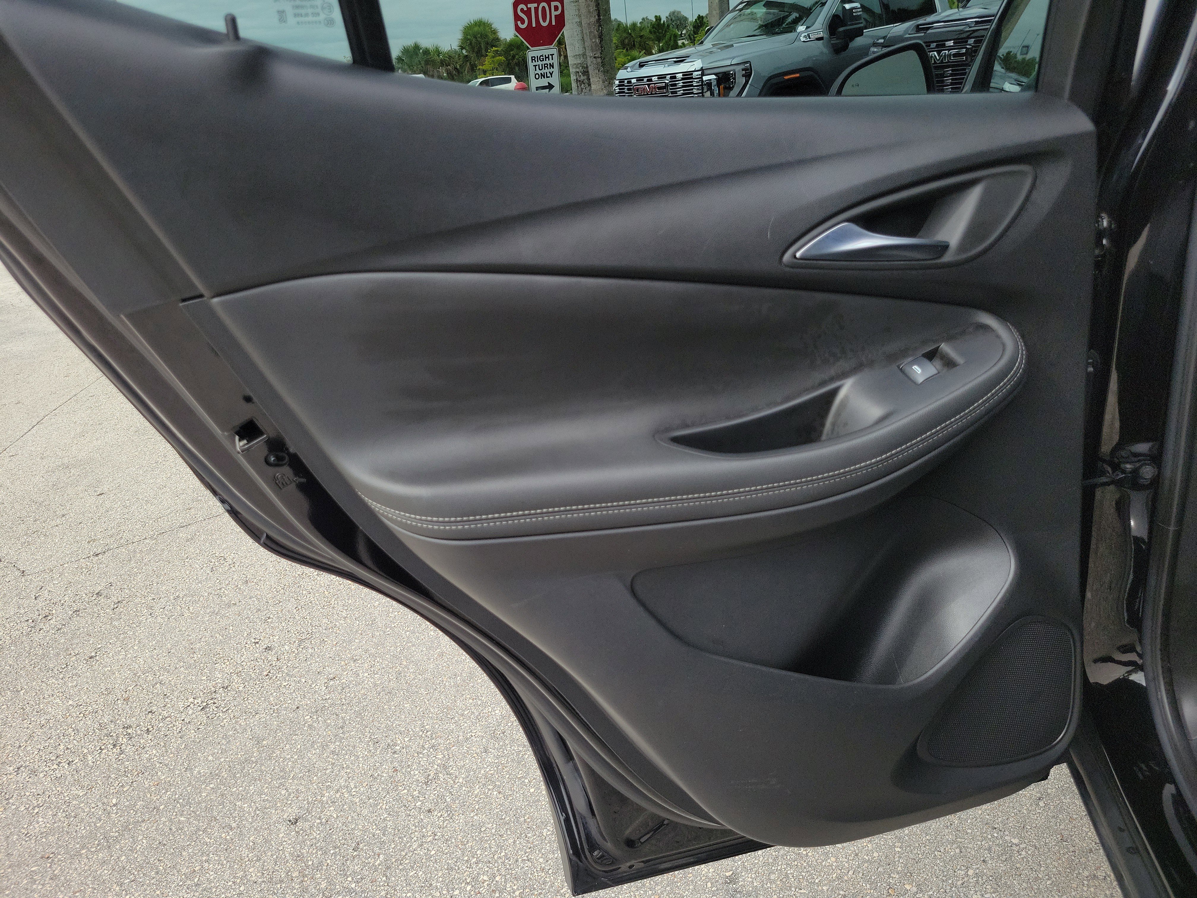 Used 2024 Buick Encore GX Preferred image 22