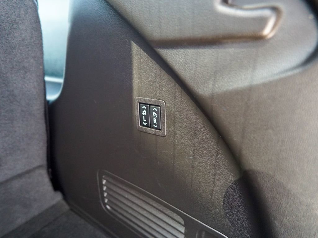 Used 2019 Buick Enclave Avenir w/ Avenir Technology Package AWD/4WD image 11