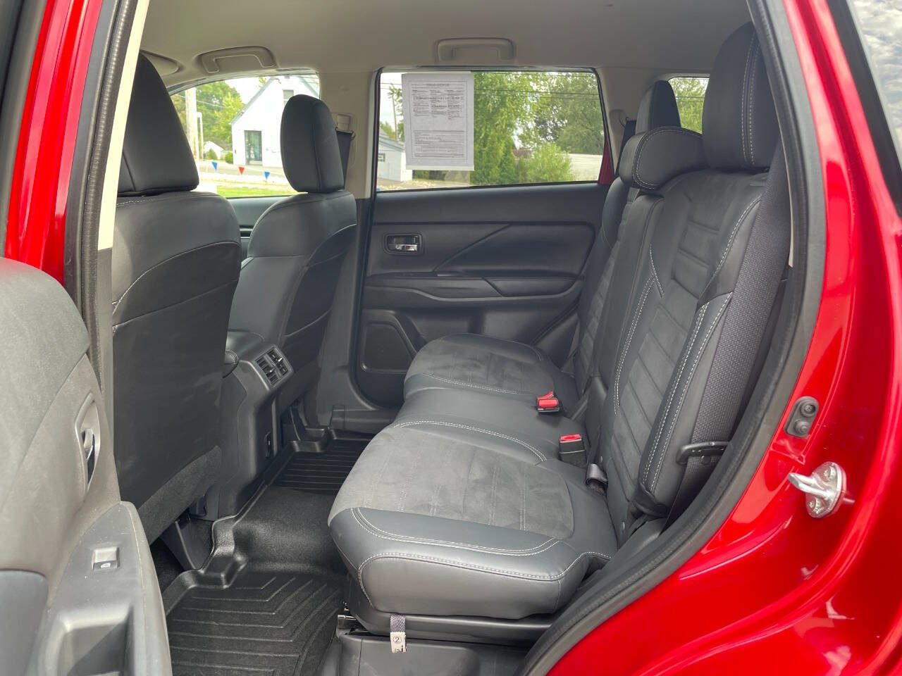 Used 2020 Mitsubishi Outlander SE image 26