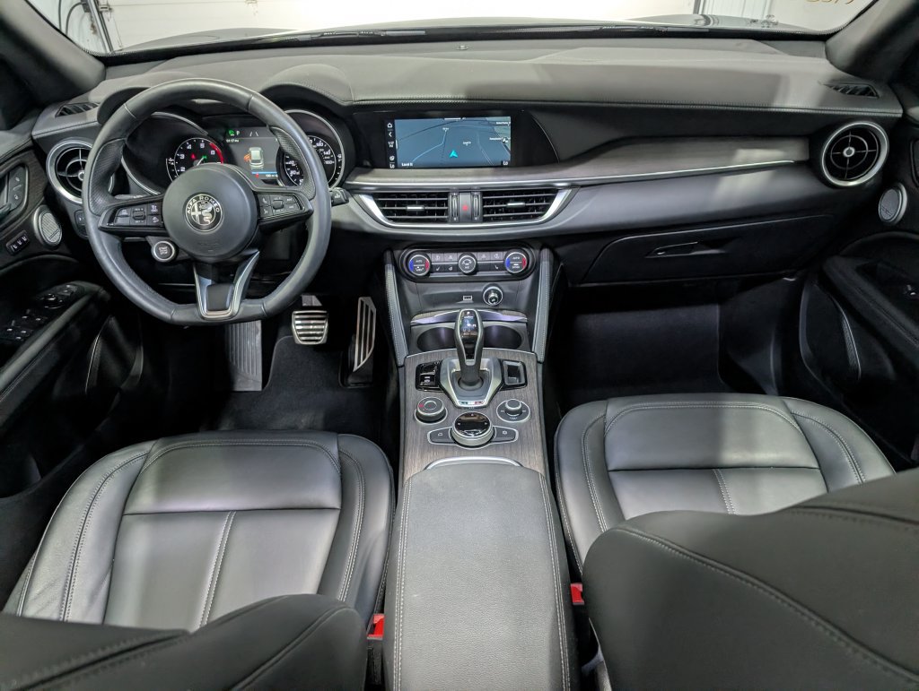 Used 2023 Alfa Romeo Stelvio Ti AWD/4WD image 12
