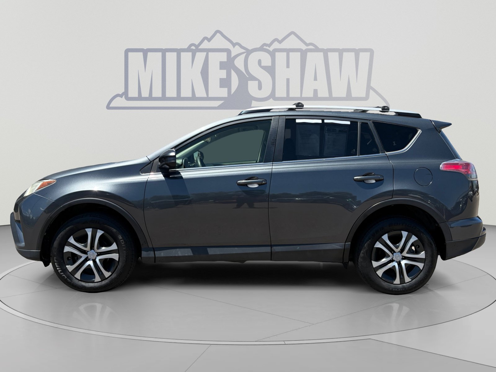 Used 2016 Toyota RAV4 LE AWD/4WD image 2