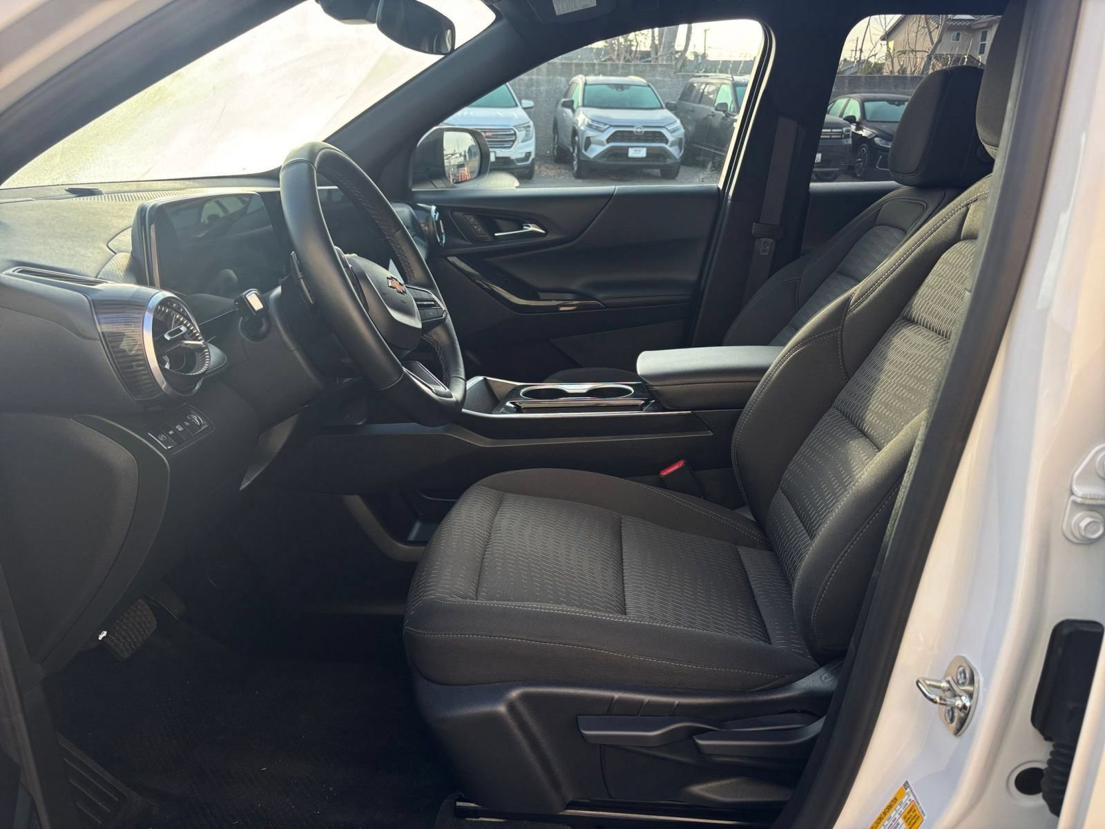 Used 2025 Chevrolet Equinox LT AWD/4WD image 27