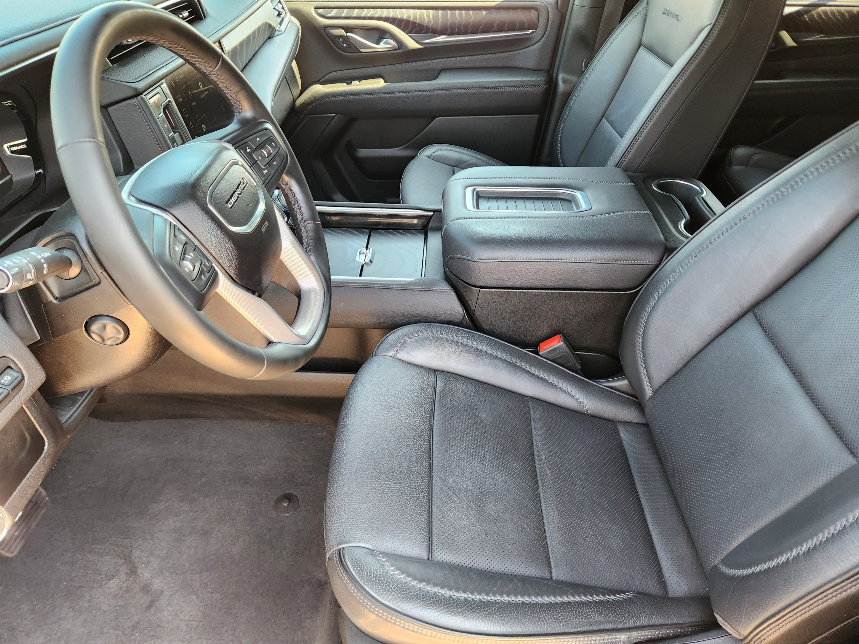 Used 2023 GMC Yukon Denali w/ LPO, Floor Liner Package AWD/4WD image 5