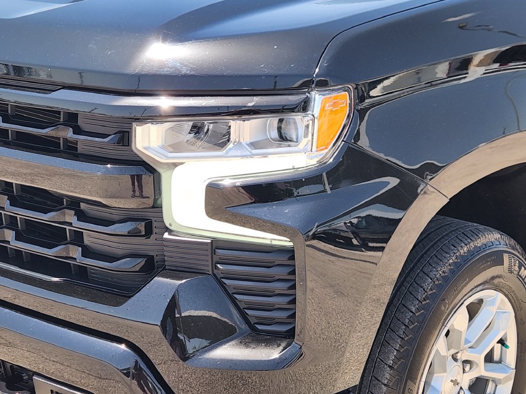 Used 2024 Chevrolet Silverado 1500 RST AWD/4WD image 8