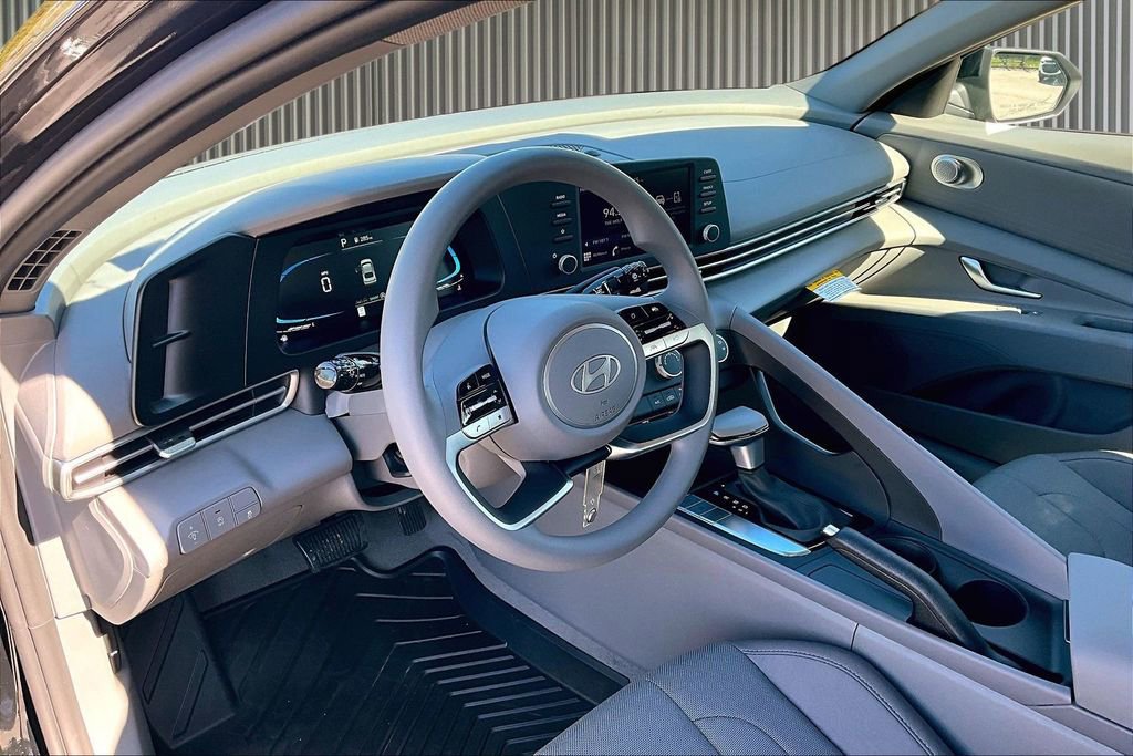 New 2026 Hyundai Elantra SE image 7