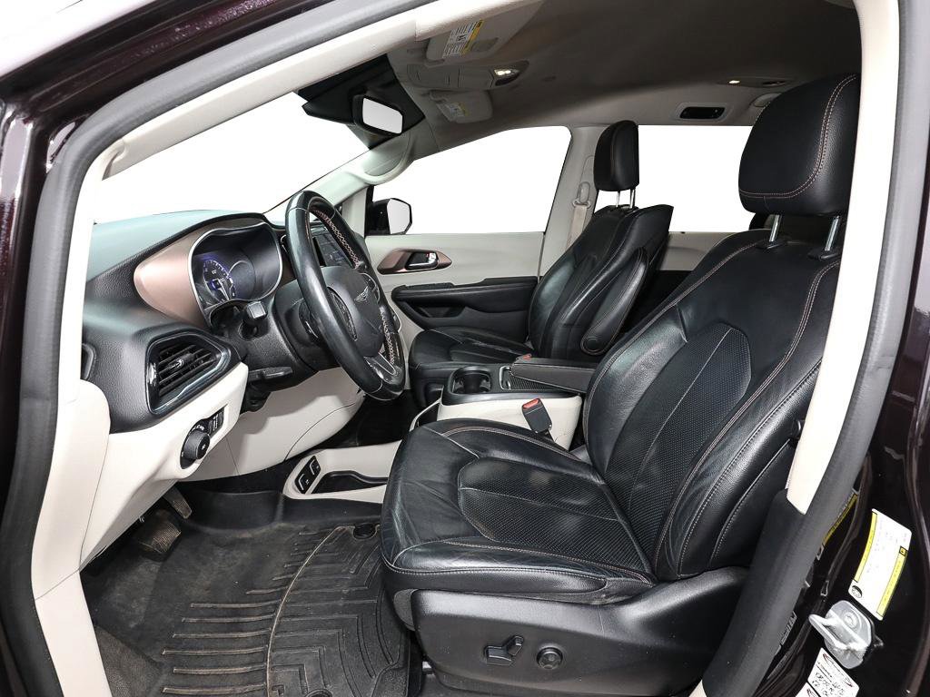 Used 2019 Chrysler Pacifica Touring-L Plus image 12