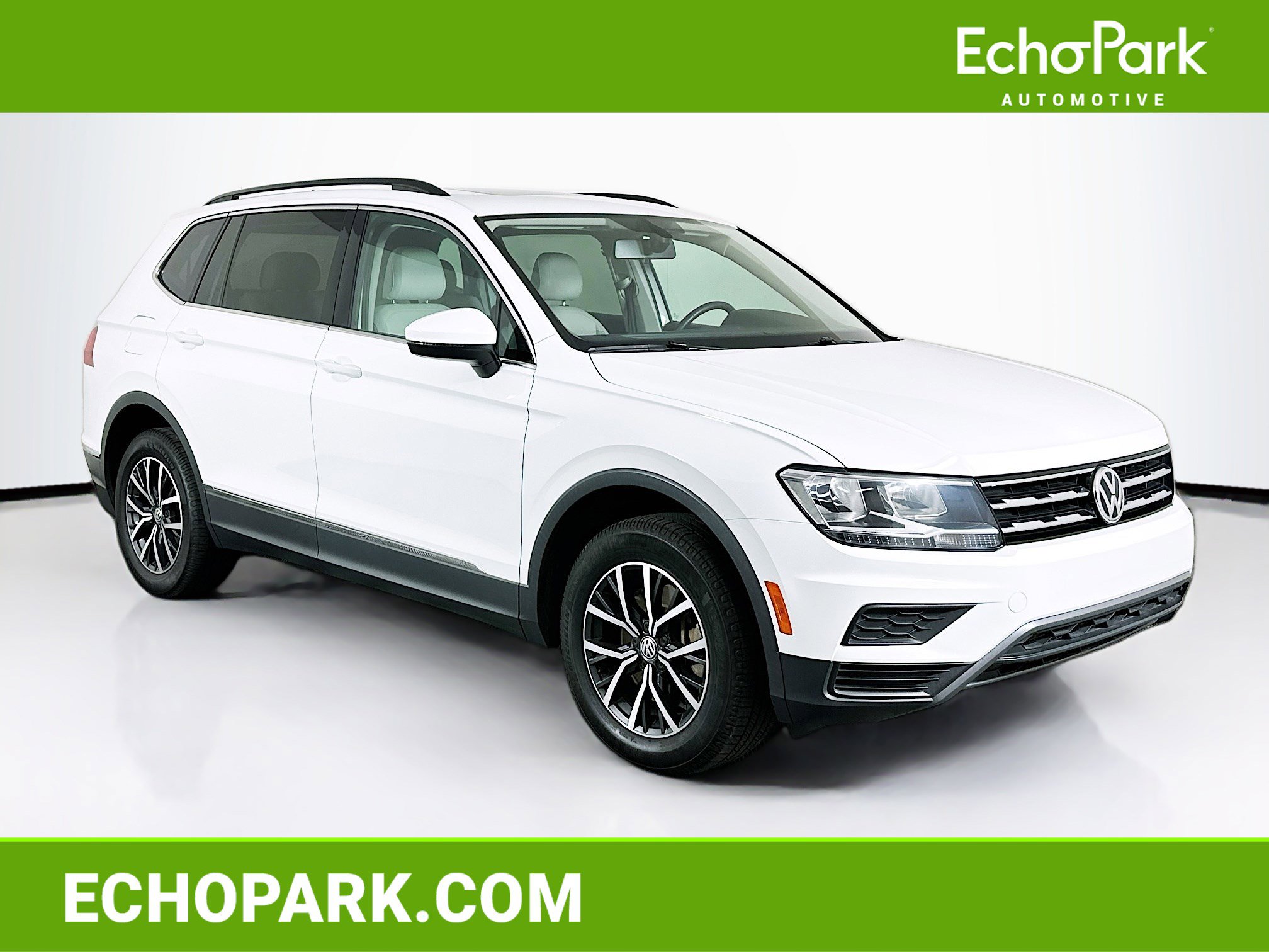 Used 2020 Volkswagen Tiguan SE w/ Panoramic Sunroof Package FWD image 1