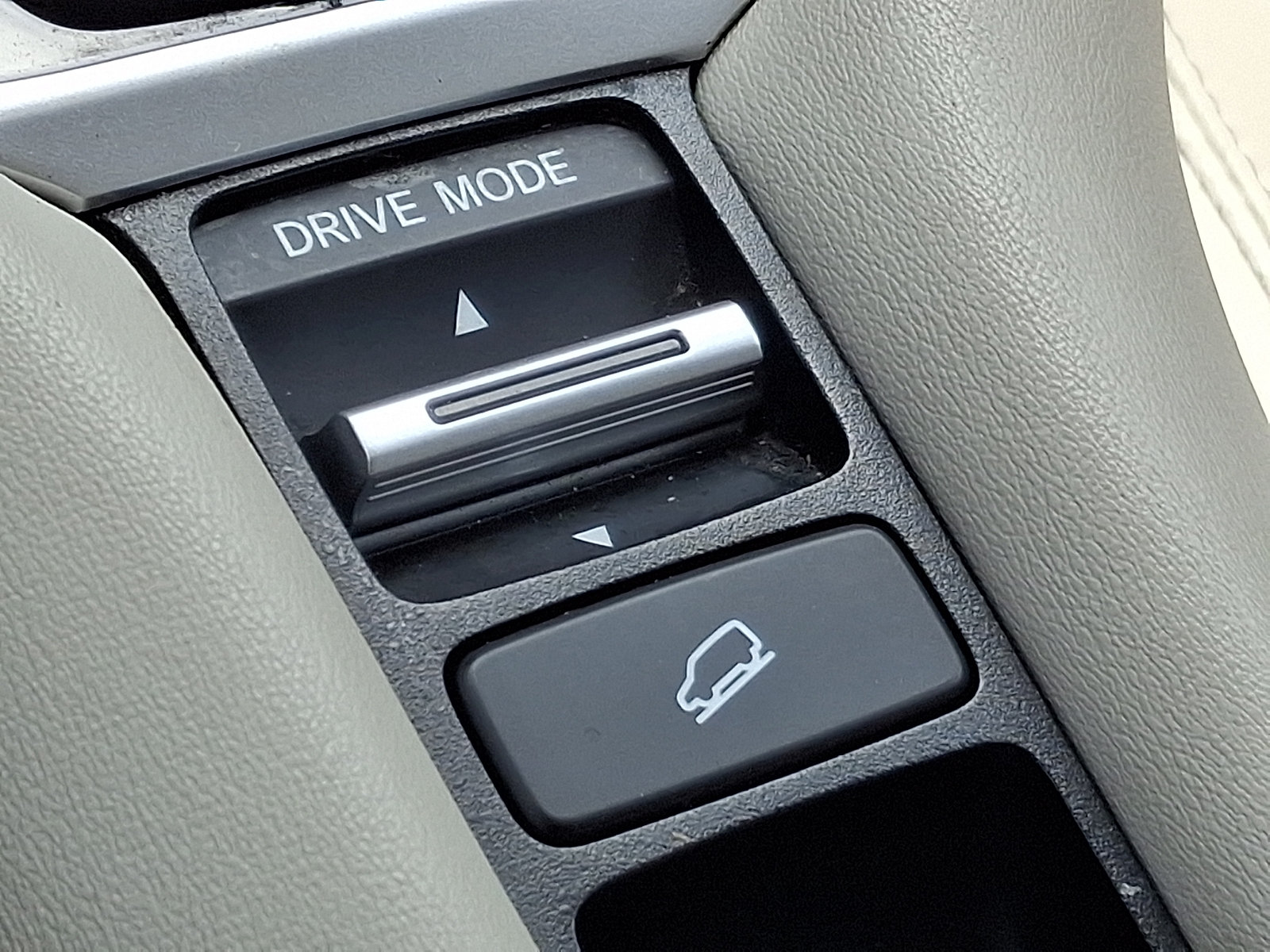 Used 2024 Honda HR-V EX-L image 25