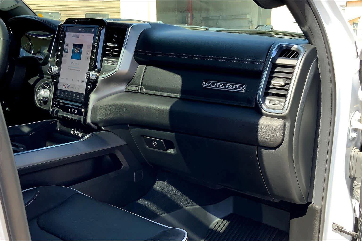 Used 2025 RAM 1500 Laramie w/ Laramie Southwest Edition AWD/4WD image 18
