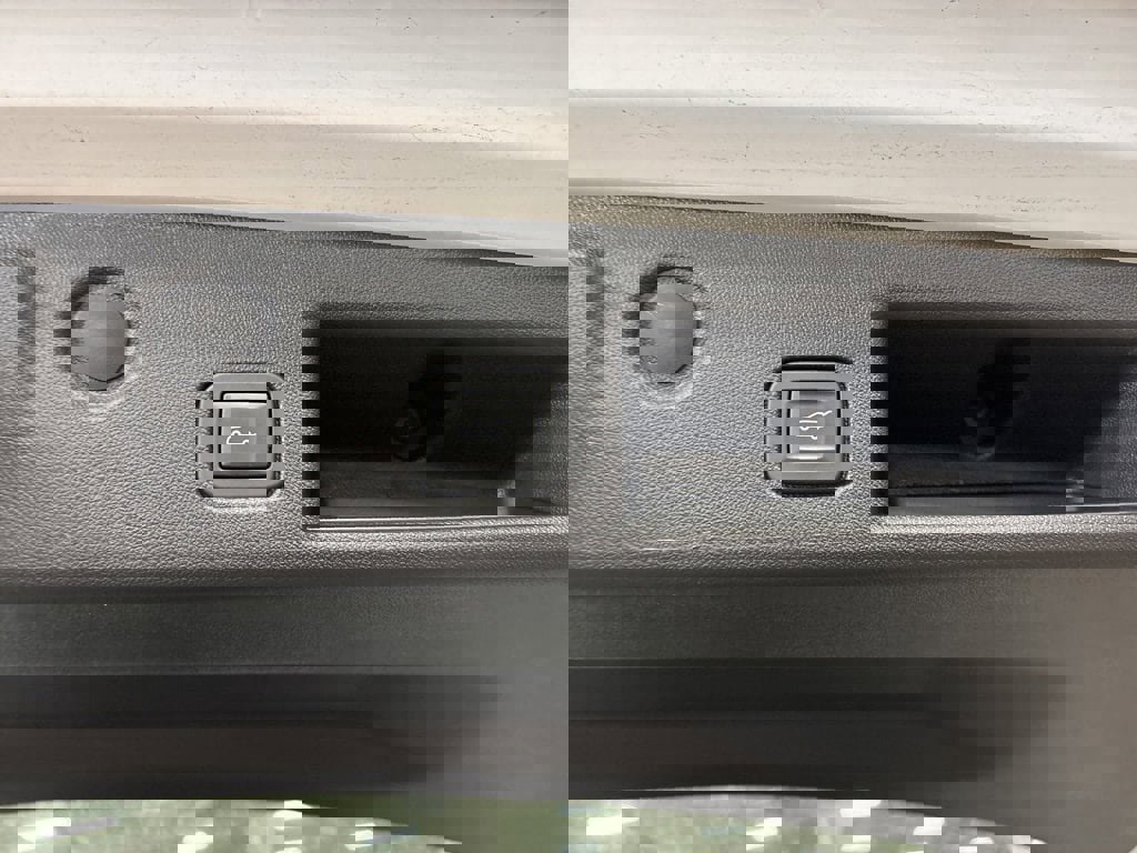 Certified 2024 Chevrolet Equinox LT w/ LPO, Floor Liner Package image 6